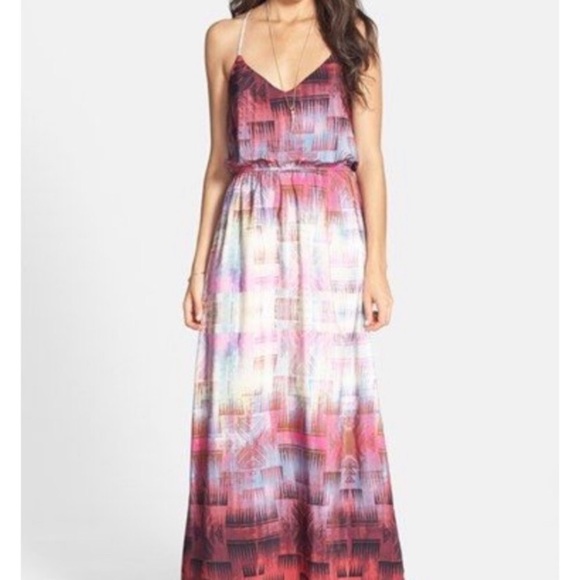👄SOCIALITE👄GEO PRINTED MAXI DRESS👄 - Picture 2 of 7